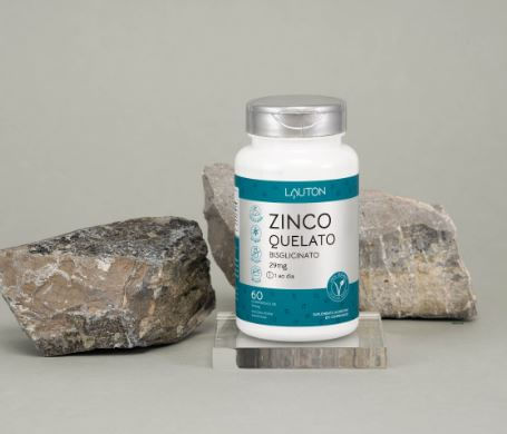 Embalagem do Zinvo Queato sobre as pedras